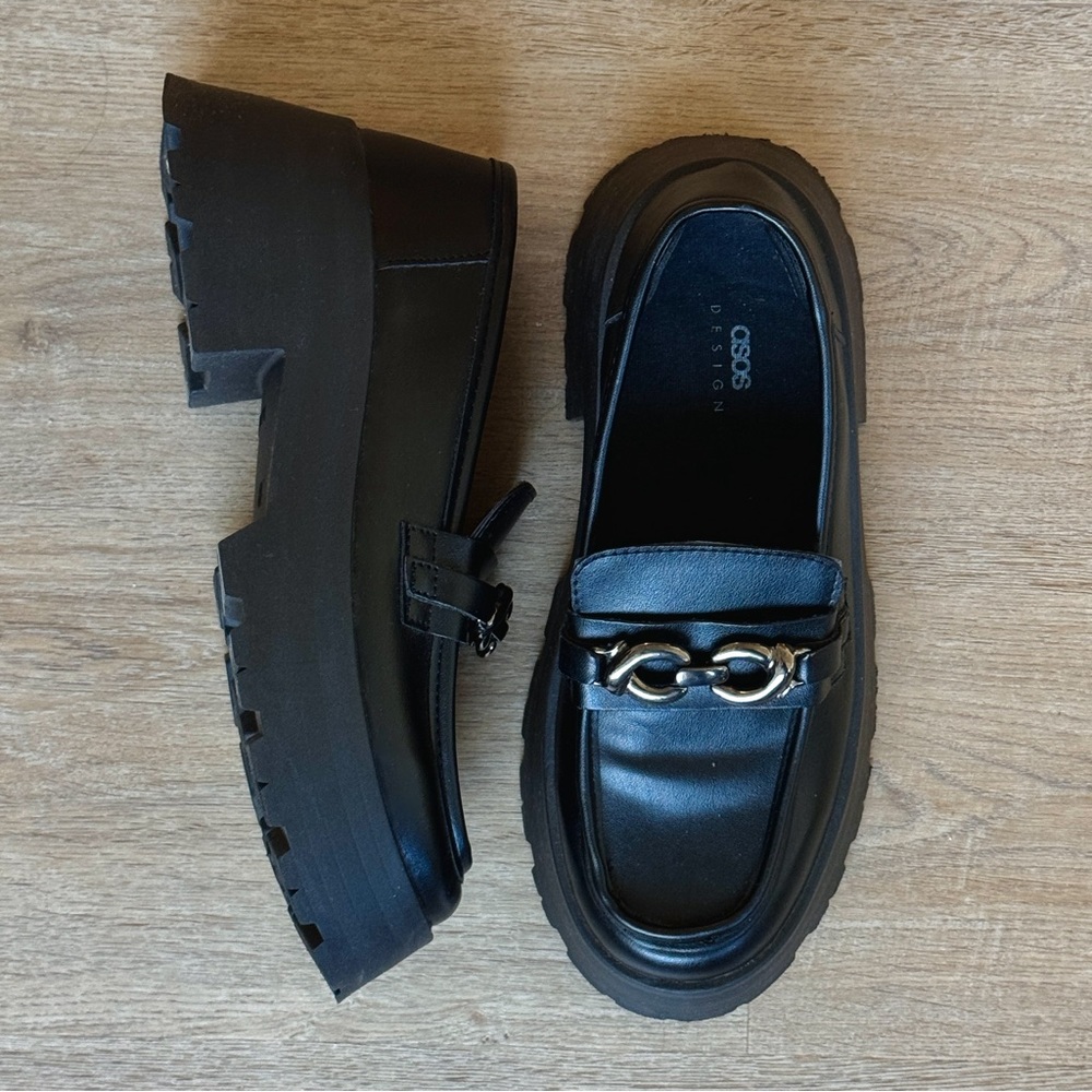 ASOS black chunky loafers with chain / size 39 / 8